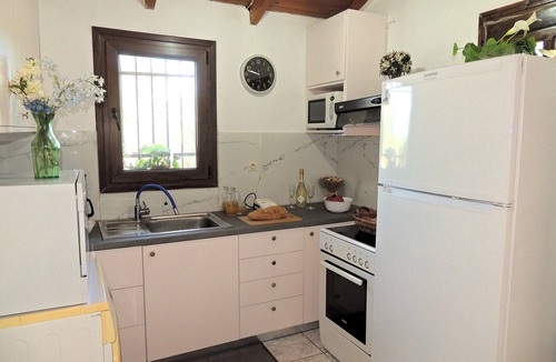 Apokoronas Villa | Excellent Value, 2 bedrooms & private pool. Armeni, 1.5kms from Kalyves beach.