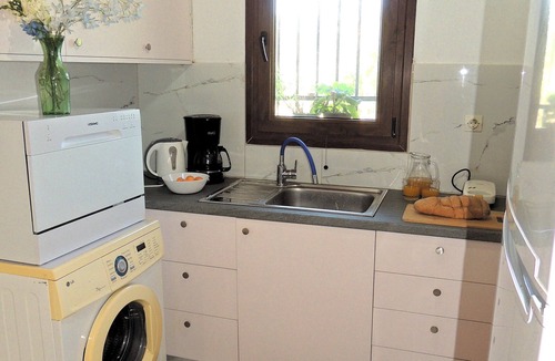 Apokoronas Villa | Excellent Value, 2 bedrooms & private pool. Armeni, 1.5kms from Kalyves beach.