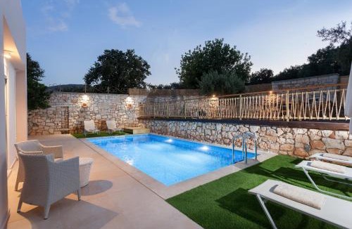 Gerani Villa | Excesio