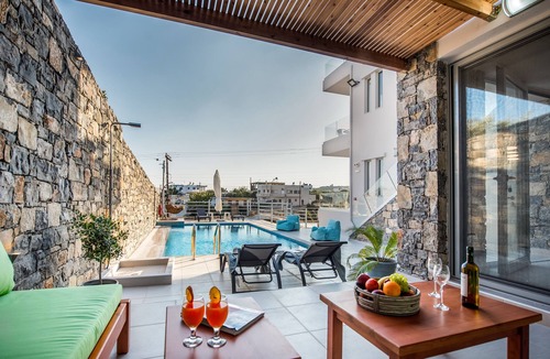 Makry Gialos Apartment | Exclusive holiday studio in a newly built residence