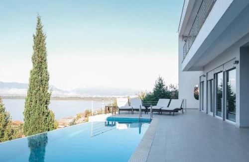 Shkoder Villa | Exclusive Lake Villa by PikHost