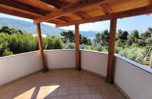 Shengjin House | Exclusive villa with garden and breathtaking panoramic views over Shengjin