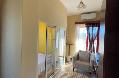 Shkoder Hotel | Fabulous 11-bedroom hotel in Heart of Shkodër.AC ,High-speed Wi-Fi.Comfort,style