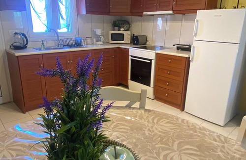 Monolithos House | Family friendly house with sea view in Santorini
