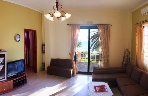 Agios Matthaios House | Family- Friendly House On The Beach