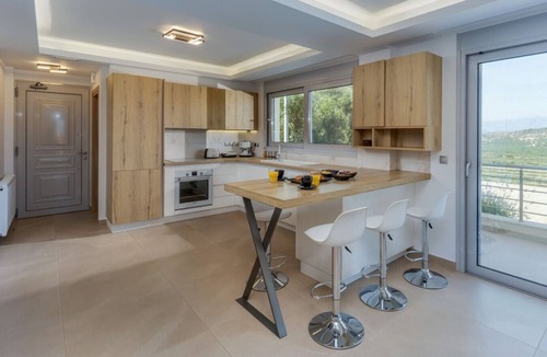 Pefki Villa | Family Villa with Heated Pool, BBQ & Kids Playground!