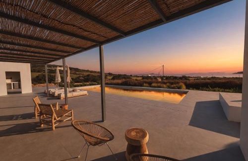 Paros Villa | Faragas Hill Euphoria Villa