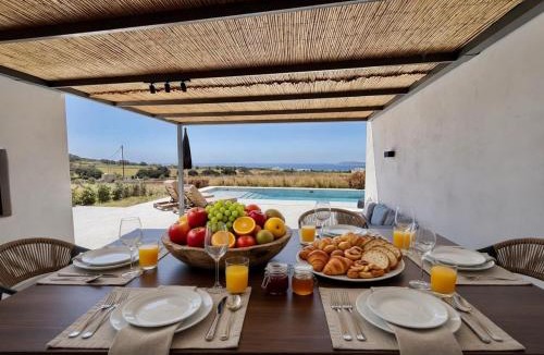 Paros Villa | Faragas Hill Oasis Villa