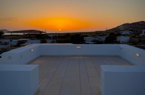 Antiparos Villa | Farous seaside sunset villa