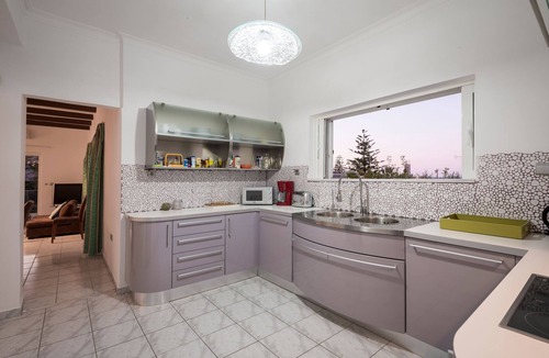 Kato Galatas Apartment | Feel like Home, sunlight apartment, seaview & pool