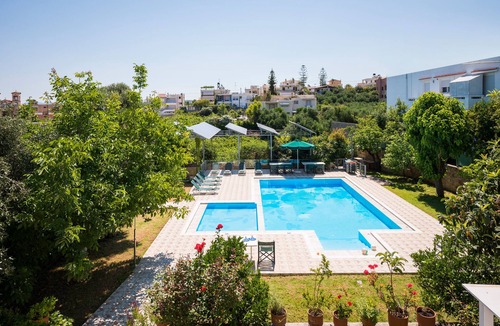 Kato Galatas Apartment | Feel like Home, sunlight apartment, seaview & pool
