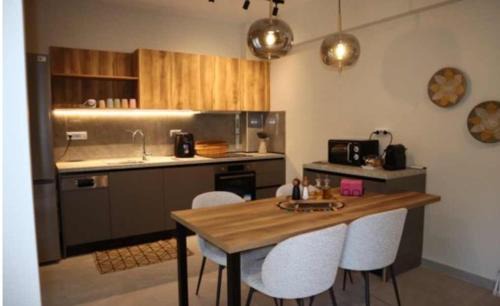 Stavros House | FILIRA Luxurious Apartment - by Ploumis