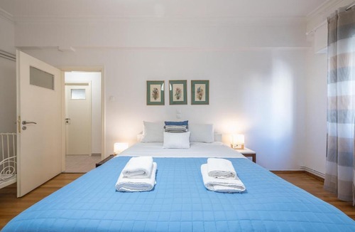 Kypseli Apartment | FilOikos Reunion Central Mansion 5BR 3BA