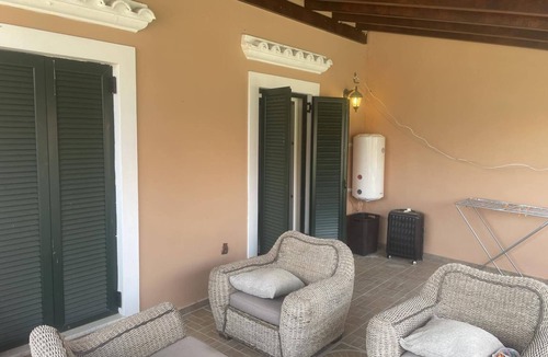 Pagi Villa | Finca "Mountain House Pagoi" with Mountain View, Private Garden & Wi-Fi