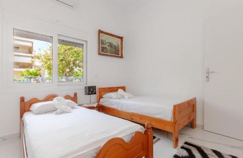 Moschato-Tavros Apartment | Flat by Moschato