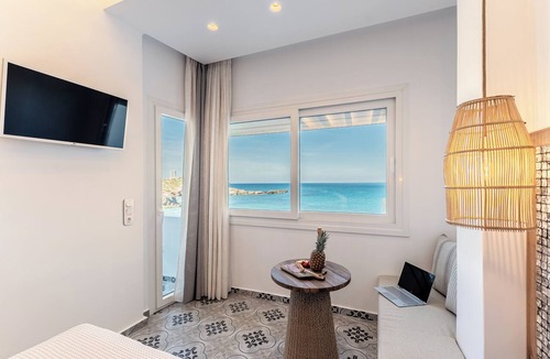 Old Town Naxos Hotel | Fleria Seaview Suites