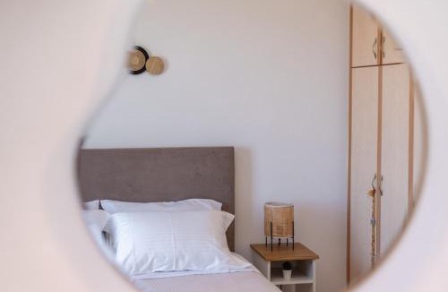 Artemonas Apartment | Flo Guest House