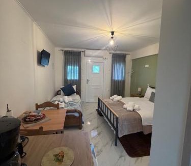 Mesolongi Apartment | Flo's Apartments