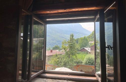 Prevalla Hostel | Foleja e Shqiponjave