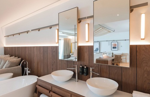 Jala Hotel | Folie Marine Beach Hotel & Club