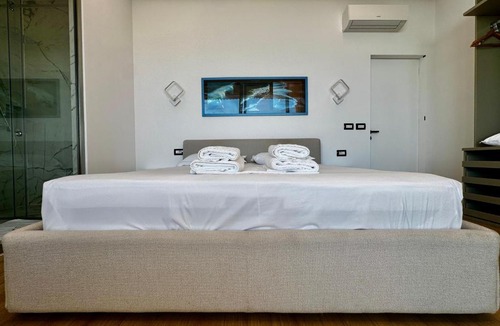 Jala Villa | Fountain Villa, Green Coast