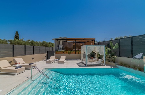 Ayios Kirikos Villa | Fratelli Villa, with Heated Pool & Spa Whirlpool