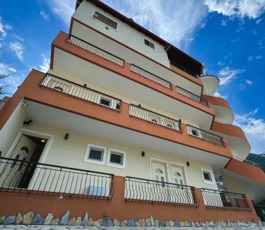 Borsh Hotel | Friends House - Borsh Hotel