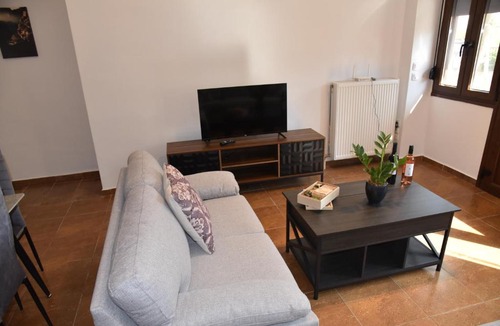 Trikala Apartment | Fully renovated apartment-Trikala Agia Moni