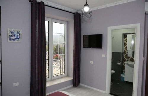 Permet House | Funky Guest House & Adventures