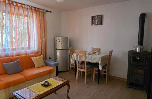 Corovode Villa | Garden Home near Osum Canyon & Cooking Experience