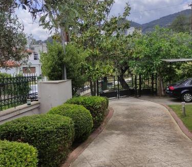 Palaio Tsifliki House | Garden house
