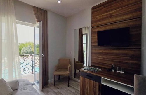Bushat Resort | Gardenland Resort