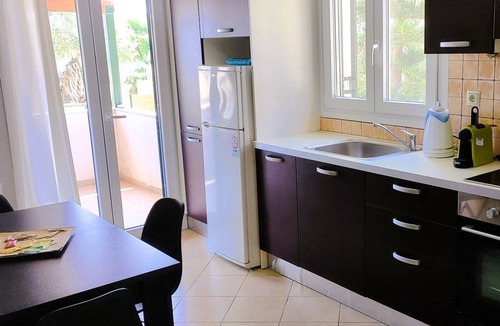 Kalami House | Gemütliches Olympia Apartment mit Pool by Interhome