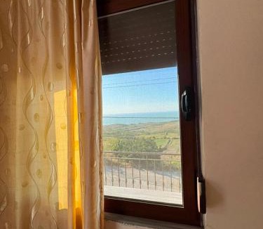 Rade Bed & Breakfast | General's Beach House