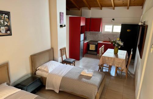 Himare Hotel | George Hotel Rooms&Suites