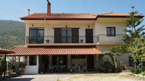 Igoumenitsa Bed & Breakfast | Georgia's Little Village