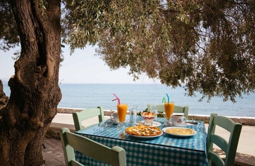 Fragkokastello Apartment | Giannis Seafront Studios II & Breakfast