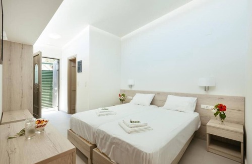 Fragkokastello Apartment | Giannis Seafront Studios II & Breakfast