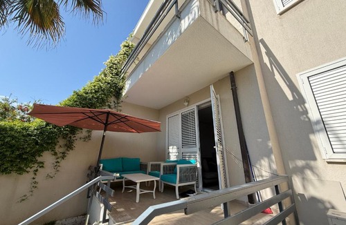 Ishem Villa | Gjiri i Lalezit - Lura 3 - Duplex 5 Rooms 2 Floors 3 Bathrooms Garden