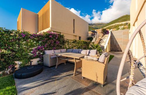 Jala Villa | Golden Glow Villa 110B