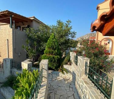Kateleios House | Golden Island