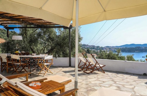 Katsarou House | Golden View Villa