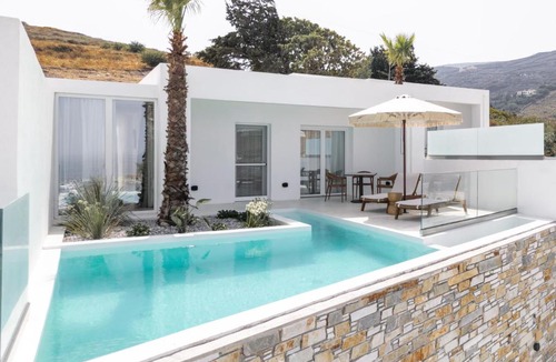 Paleopolis Apartment | Golden Vista, Beachfront Suites by Explore Andros