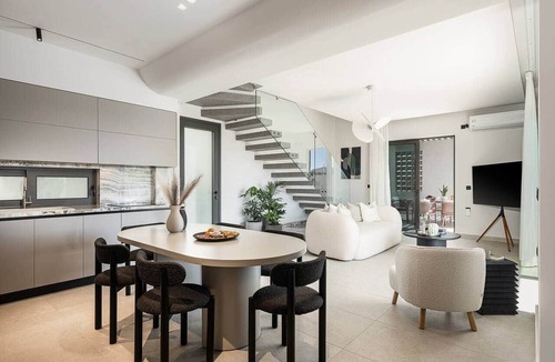 Akrotiri Villa | Sav & Leo Mindful Residences