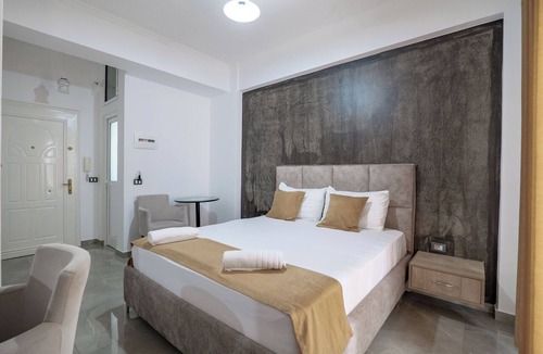 Sarande Hotel | Grace Corner