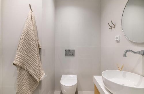 Kypseli Apartment | Grand 3-BDR APT in Lively Kypseli W Fireplace!