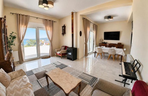 Kithira Villa | Grand Family Villa by the Sea