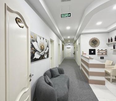 Qerek Hotel | Grand Hotel Gjyshi