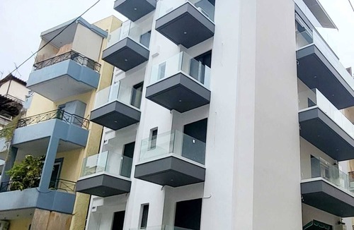 Kinosargous Apartment | Grand Jacuzzi Suite · 180m Metro · Near Acropolis