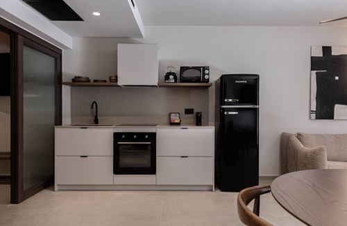 Agios Nikolaos Apartment | Grand Suite with Private Pool by MonCasa